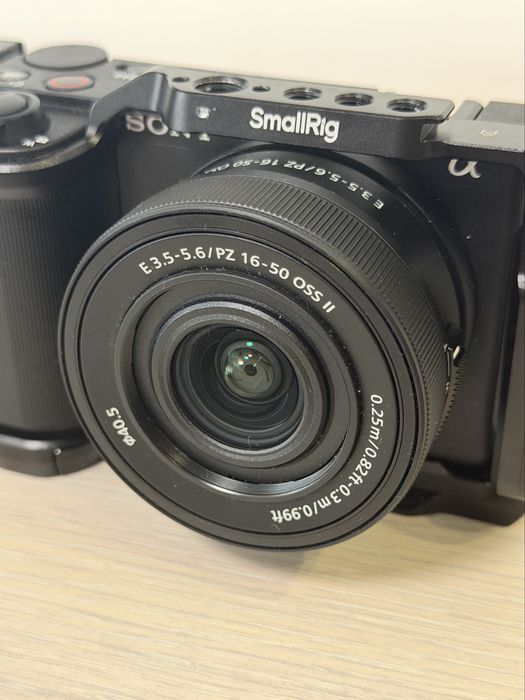 Sony ZV-E10 mark II + obiectiv kit + accesorii cadou