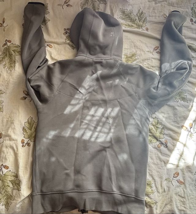 Nike teche flece