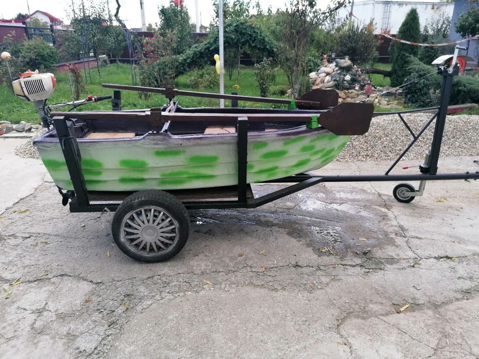 Vând barca cu motor +peridoc