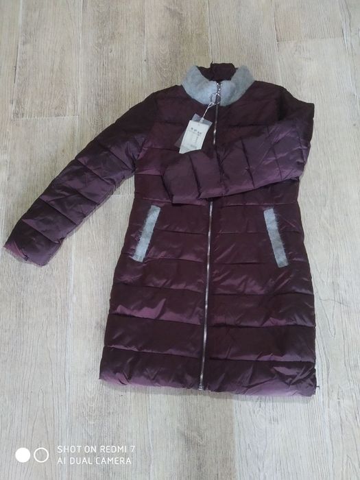 Продаю куртку женскую