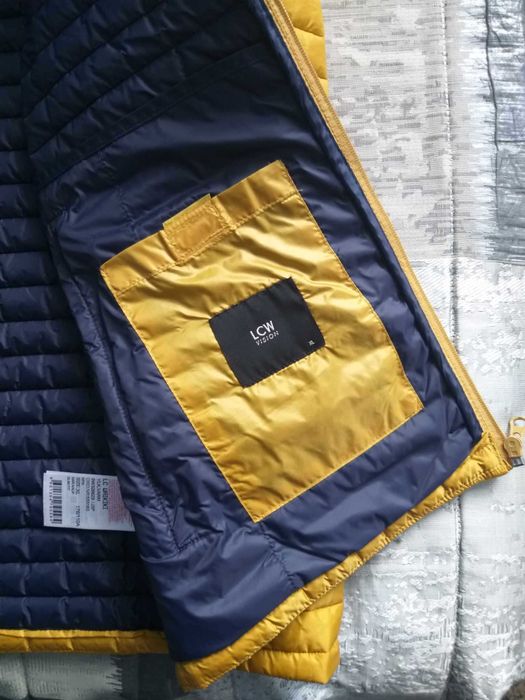 Стилно златисто елече