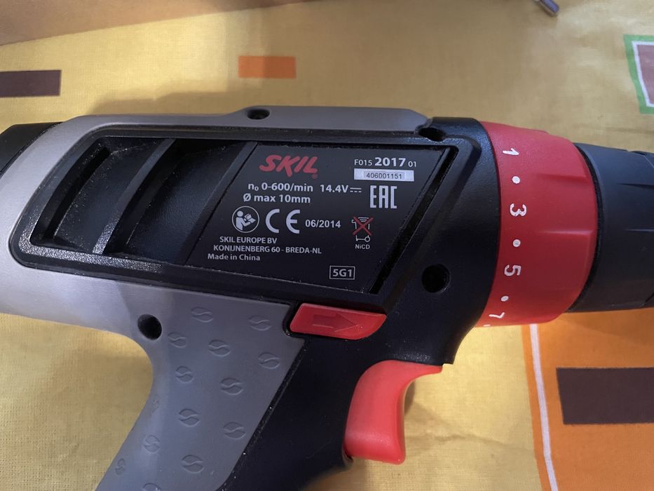 Шуруповерт skil