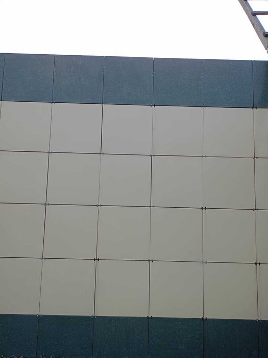 Продам фасадный керамогранит б/у в хорошем состоянии размер 60Х60