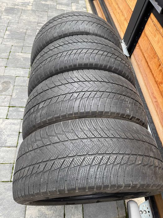 Anvelope de iarna Bridgestone Runflat 275/45/20