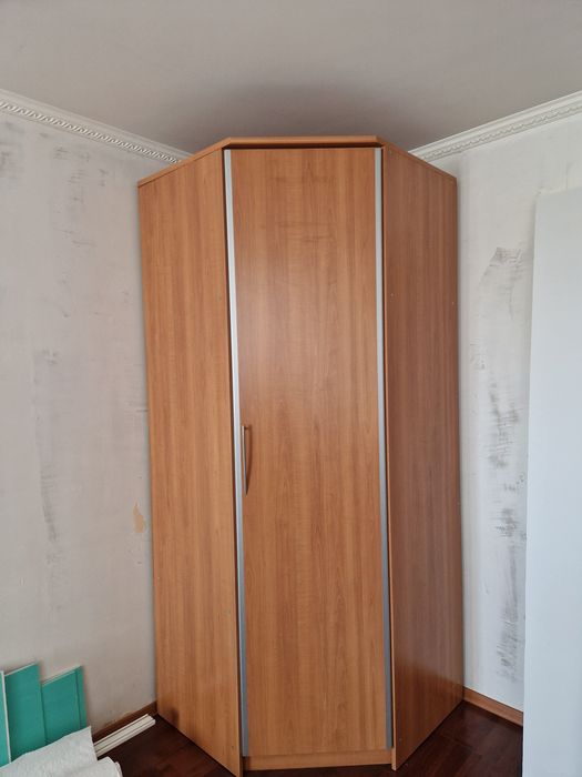 Отдам даром шкаф для одежды