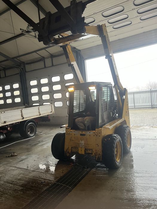 Mini incarcator frontal gehl