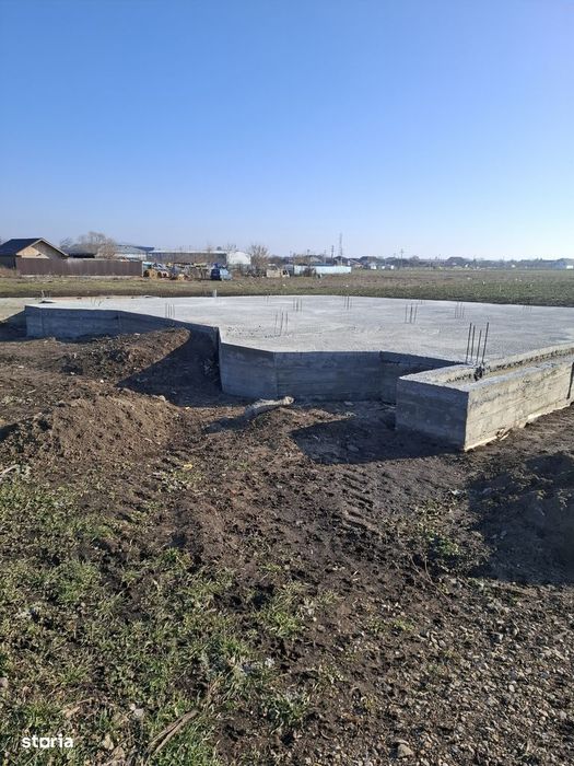 VVand loturi teren n soprafata de 500 mp teren  pret 15000 euro