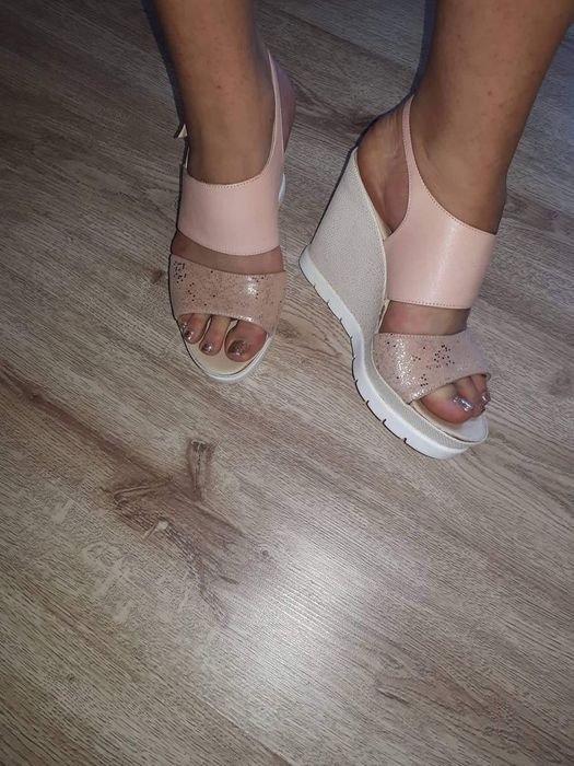 Розови сандали Gabina естествена кожа