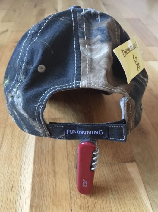 Спортно - риболовни камуфлирани шапки Rocky и Browning - 20 лв/бр