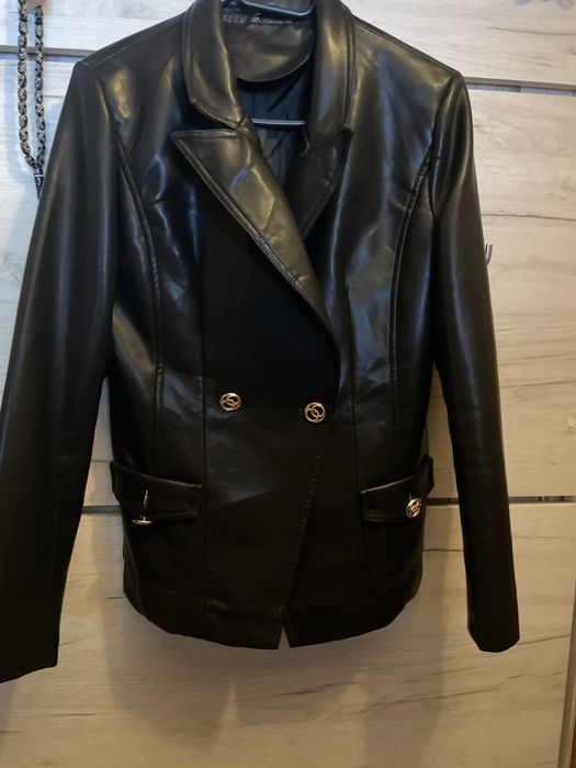 Дамско кожено яке