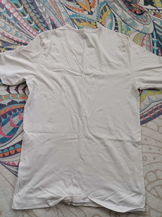 Тениска на Hugo.