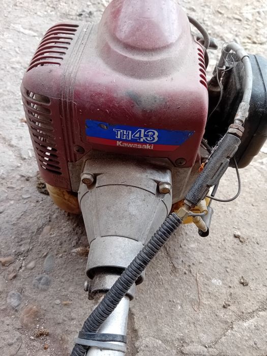 Coasa cu fir  kavasaki  in stare de functionare bună