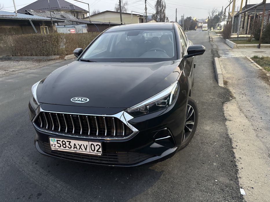 Автомобиль Jac j7 2023 года