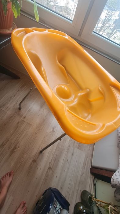 Бебешко анатомично корито със стойка