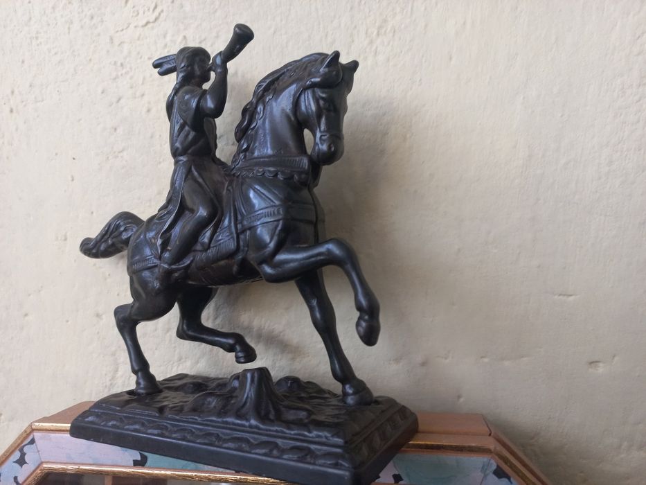 Statuieta bronz-Gornist calare