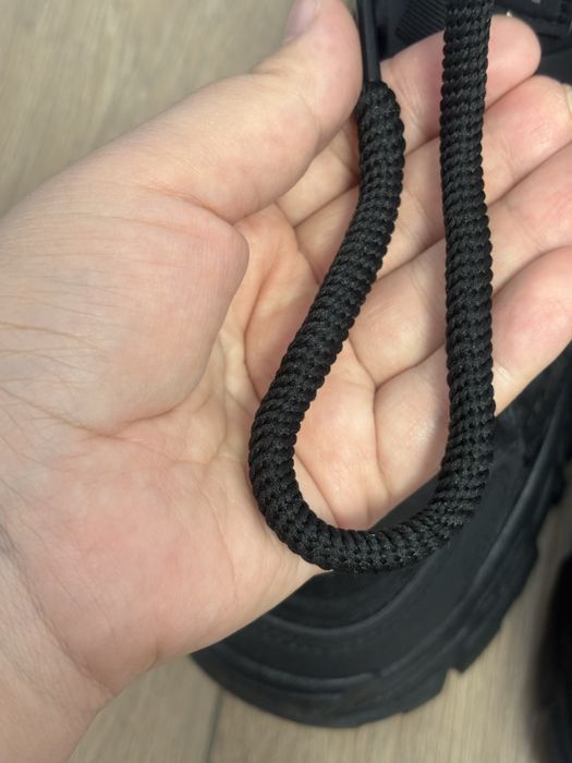 Продам новые ботинки унисекс.