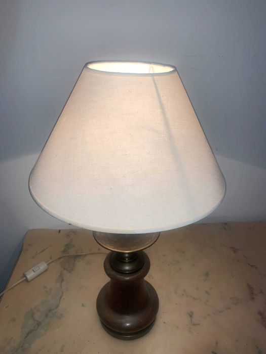 Veioza din lemn si ornamente din cupru