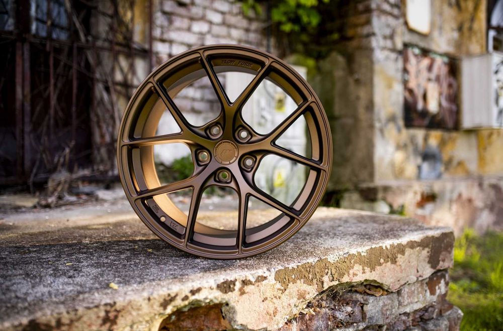 Jante Usoare Japan Racing / SL01 Bronze / R17 R18 R19 R20 Oradea • OLX.ro