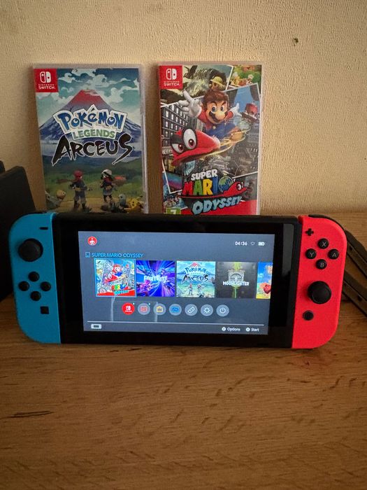 Nintendo Switch + 2 игри