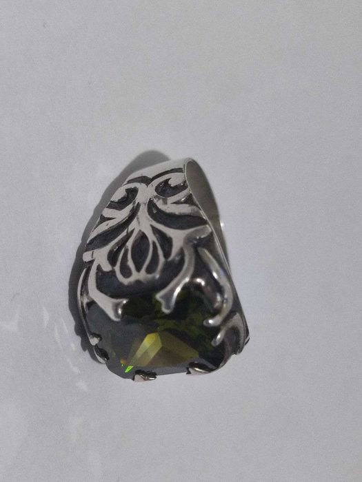 Серебряное кольцо с камнем ЦИРКОН