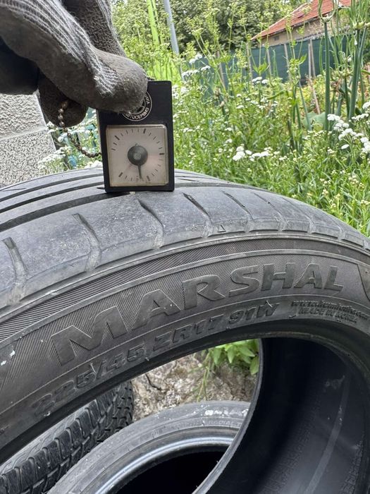 Гуми 225 45 17 Dunlop Marshal Debica