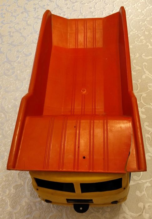 Ретро детски самосвал