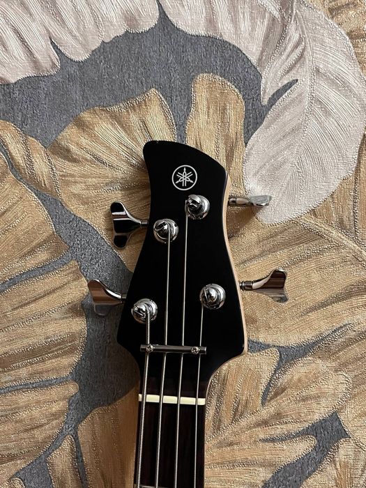 Бас гитара, YAMAHA TRBX174