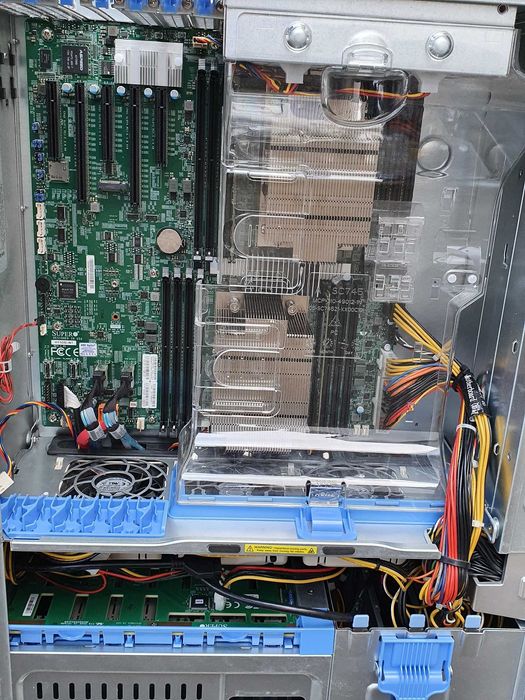 Dual EPYC Top Performance AI GPU Tower сървър 128GB DDR4, m.2, 8xLFF