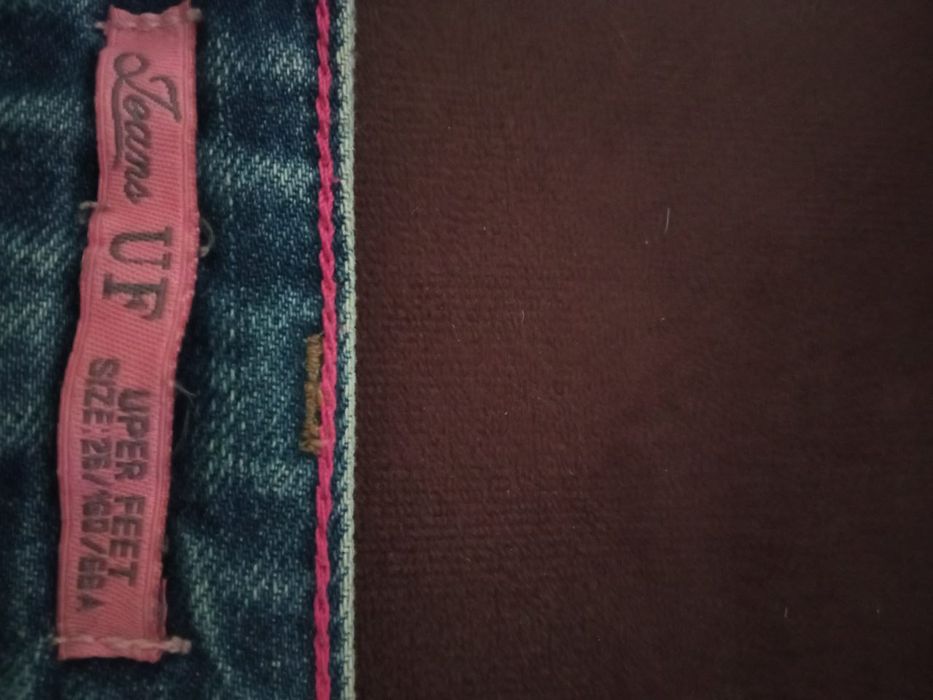 Женские джинсы в хорошем состоянии