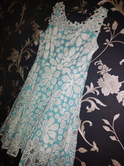 Срочно!Скидка!Шикарное платье на девочку,42 размер