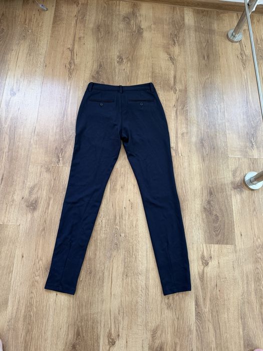 Pantaloni eleganti (nu sunati)