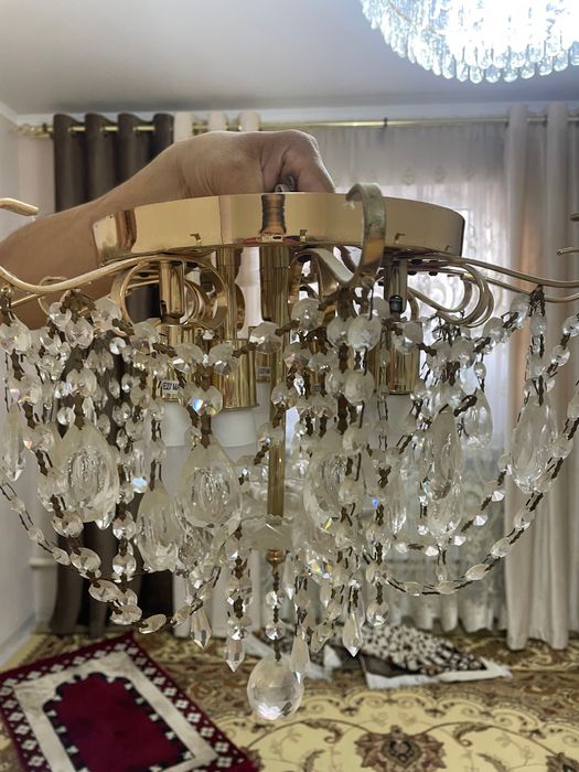 Продается люстра