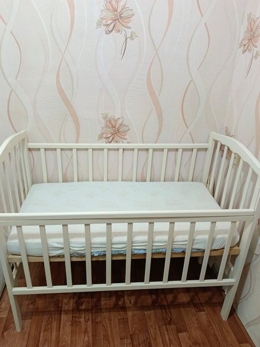 Продам детскую кроватку