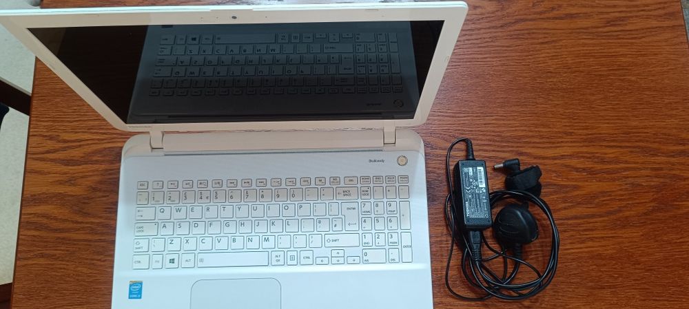 Лаптоп Toshiba Satellite L50