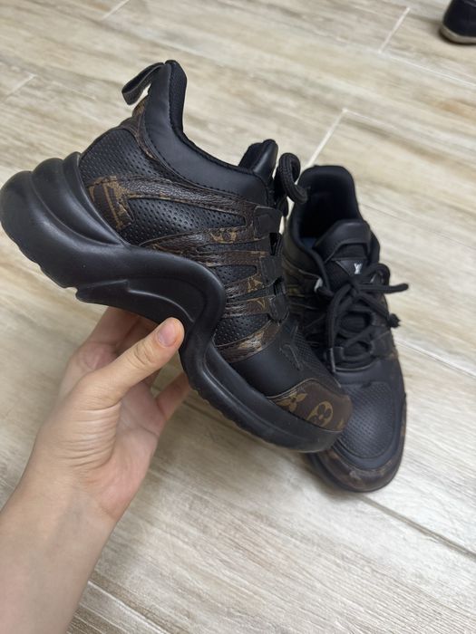 Кроссовки для женщин