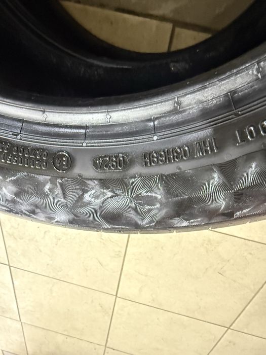 Продам резину 215/55/17
