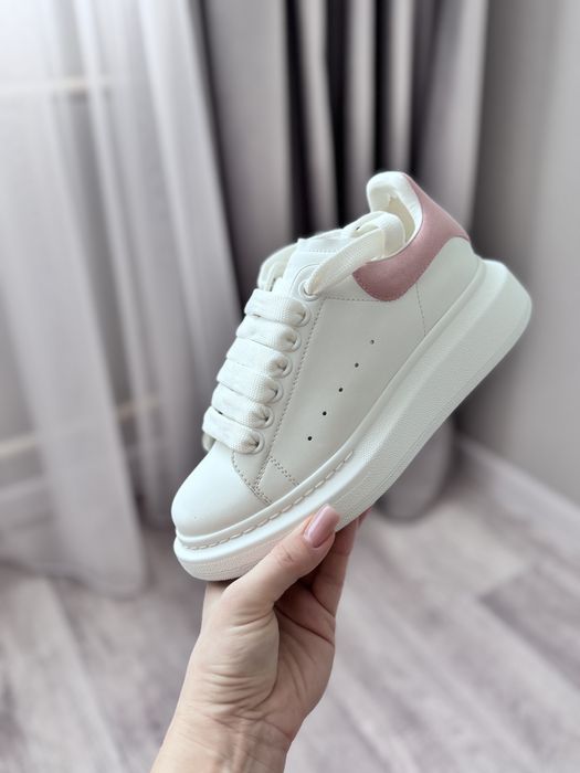 Продам кроссовки Mcqueen натуральная кожа