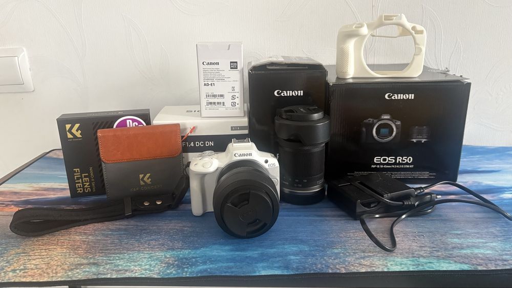 Canon R50 + RF-S 18-150 + Sigma 30mm f/1.4 RF. Идеал