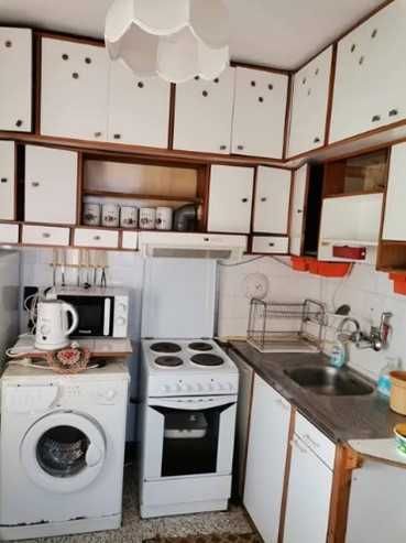 Продава се самостоятелно двуетажно жилище в масивна къща в гр. Попово