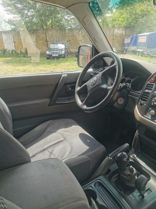 Inchiriere AUTO  Mitsubischi Pajero 3.2