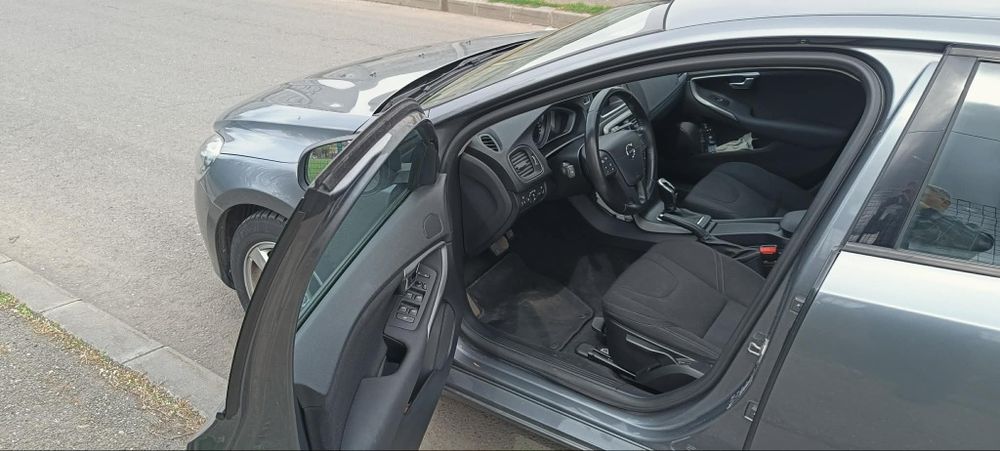 Vând Volvo V40 motor D2