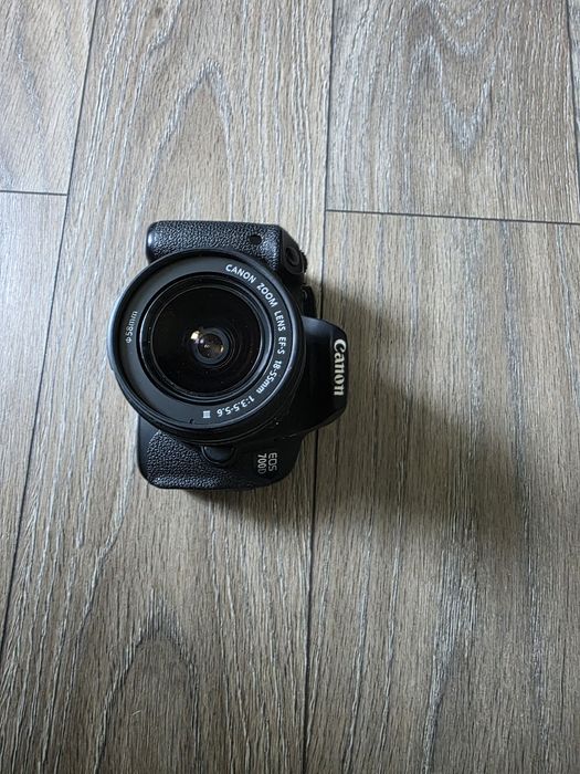 Aparat foto Canon 700D + 18-55mm