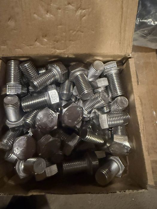 Крепежни елементи – болтове, гайки и шайби (галванизирани)