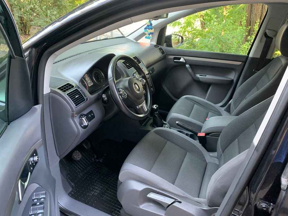 Volkswagen Touran 1.6 tdi 105cp 2012