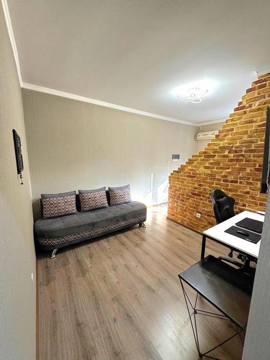 Продаётся 1 комнатная квартира Чиланзар-3 Аллея Гагарина