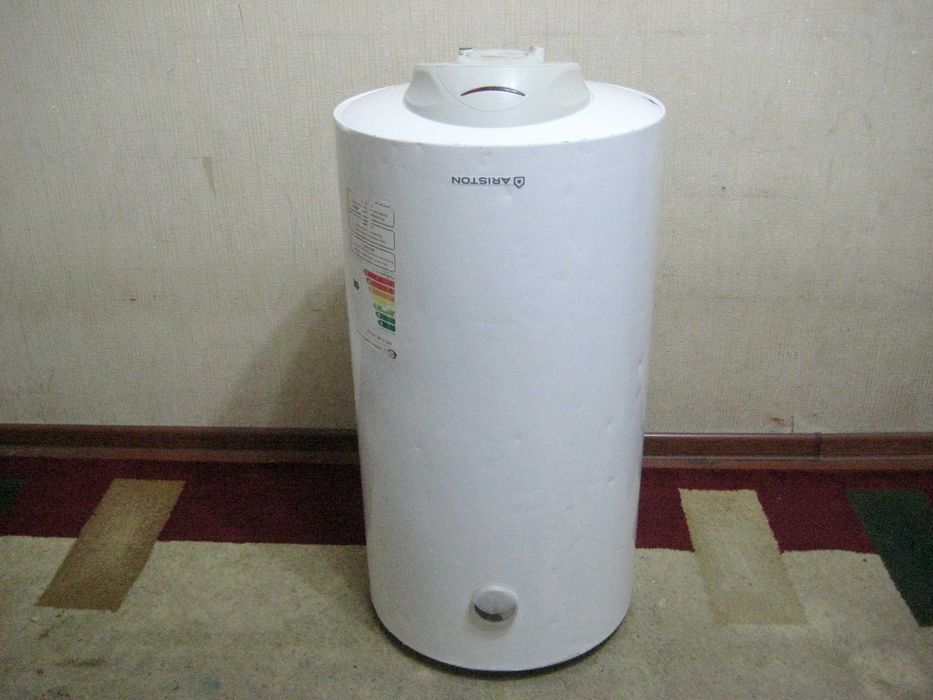 ARISTON 100L водонагреватель накопительный хорошим рабочим состоянии!