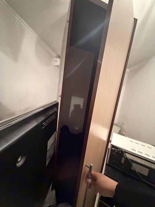 Шкаф для одежды, тумба с зеркалом