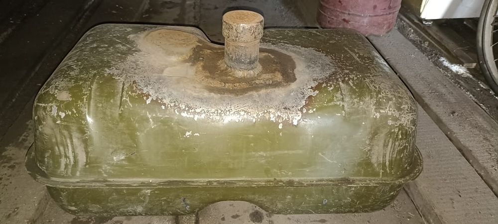Продам бак под бензин