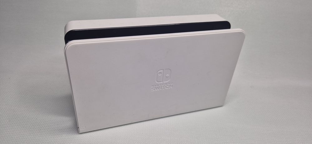Продам nintendo switch oled