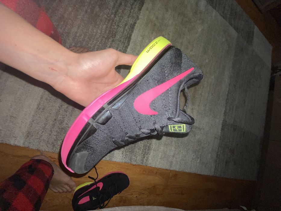 Adidasi Nike tenis